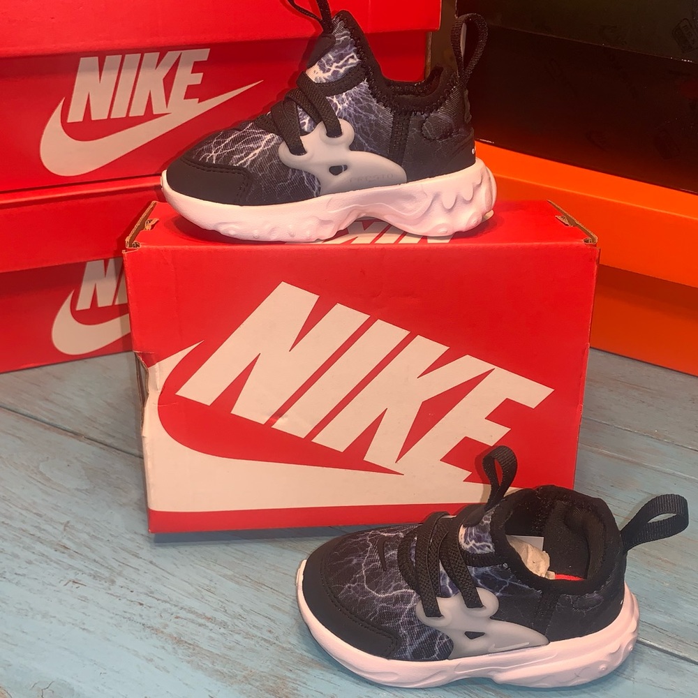 NWB LITTLE KIDS NIKE PRESTO BABY SHOES BQ4004 008